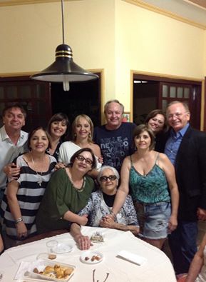 Terezinha junto de seus filhos Janaina, Ana, Arlete,Laura,Selma,Lucia, Carlos, Marco, Luiz  (Foto: Reprodução Facebook)